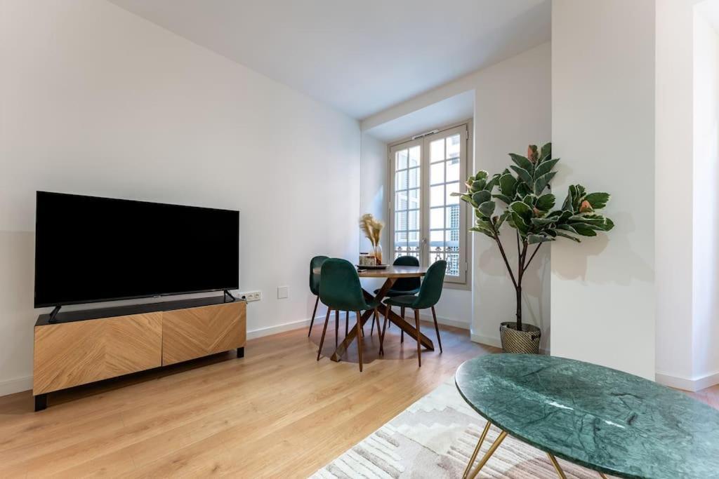 Premium Flat In Malaga Center With Free Parking Apartment Bagian luar foto